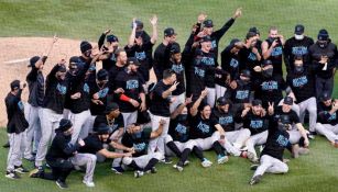 Los Marlins de Miami celebran la victoria