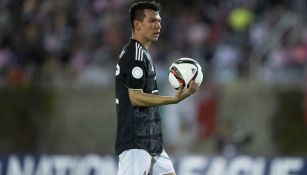 Chucky Lozano jugando con la Selección Mexicana