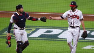 Travis d'Arnaud e Ian Anderson en partido vs Marlins