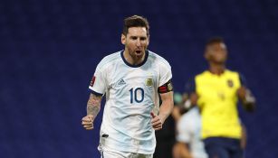 Messi festeja el gol contra Ecuador