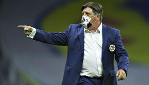 Miguel Herrera en partido con América