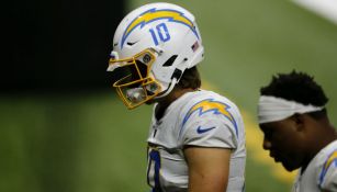 Justin Herbert en lamento con Chargers