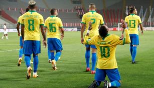 Neymar en celebración con Brasil