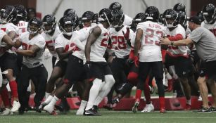 Falcons en entrenamiento