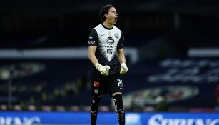 Óscar Jiménez en un partido con el América