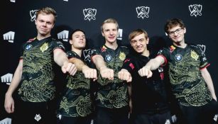 Integrantes de G2 esports después de conseguir su pase a las semifinales