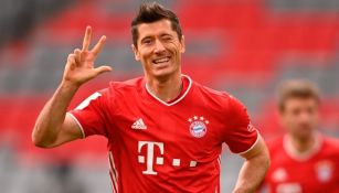 Robert Lewandowski después de anotar su tercer gol del partido