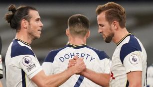 Gareth Bale y Harry Kane al fina del partido 