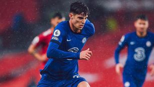 Kai Havertz durante un duelo con el Chelsea 