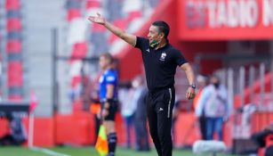 Ignacio Ambriz durante un partido con León