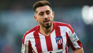 Héctor Herrera durante un duelo con el Atlético de Madrid 