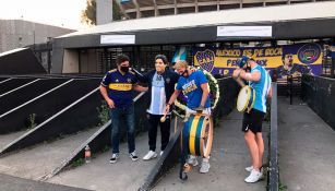 Aficionados, en el homenaje a Maradona en el Azteca