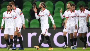 Jugadores del Sevilla durante un duelo de Champions 