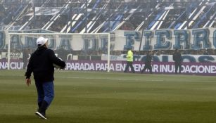 Maradona en un partido con Gimnasia 