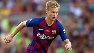 Frenkie de Jong durante un duelo con el Barcelona 