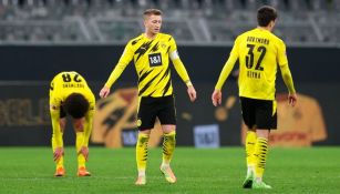 Marco Reus y sus compañeros del Borussia Dortmund luego de la derrota