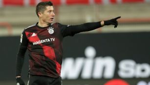 Robert Lewandowski luego de anotar gol