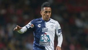 Christian Cueva en partido con Pachuca 