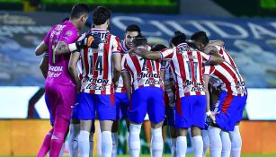 Jugadores de Chivas previo al partido contra León