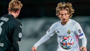 Luka Modric durante un partido con el Real Madrid
