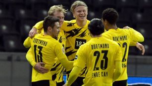 Jugadores del Borussia Dortmund celebran un gol