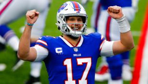 Allen festeja una anotación de los Bills sobre Dolphins