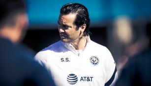 Solari en práctica con América