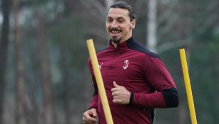  Zlatan Ibrahimovic durante un entrenamiento con el Milan 