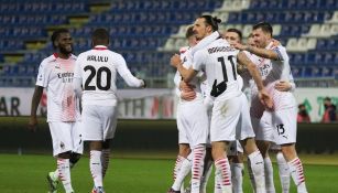 Jugadores del AC Milan celebrando un gol
