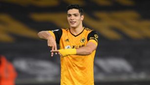 Raúl Jiménez en un partido con el Wolverhampton