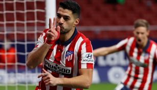 Luis Suárez festeja su gol ante Valencia