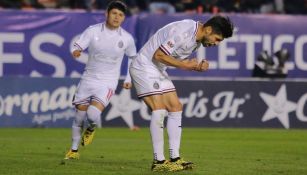 Oribe Festejando su único gol con el Rebaño 