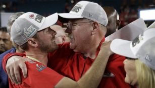 Andy Reid junto a su hijo Britt