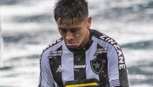 Jugador del Botafogo se lamenta tras el descalabro