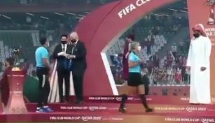 Video: Jeque qatarí negó el saludo a mujeres del cuerpo arbitral de la Final del Mundial de Clubes