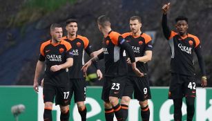 Jugadores de la Roma celebrando un gol vs el Braga