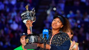 Naomi Osaka festeja con su título