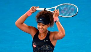 Naomi Osaka, sonríe tras ganar el juego