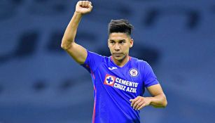 Pol Fernández en festejo con Cruz Azul