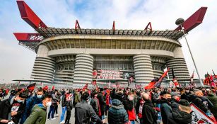 Milan vs Inter: Aficionados vivieron momentos de tensión previo al derbi