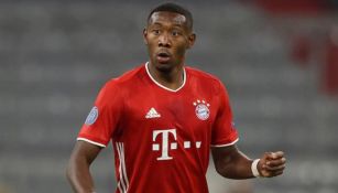 David Alaba durante un duelo con el Bayern Munich