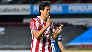 JJ Macías en festejo con Chivas