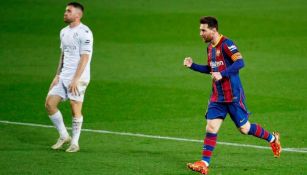 Messi en acción ante el Huesca