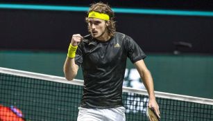 Stefanos Tsitsipas durante un partido