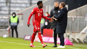 Alphonso Davies tras salir expulsado en el duelo vs Stuttgart