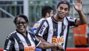 Ronaldinho con su mamá