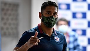 Luis Romo previo a un partido de Cruz Azul