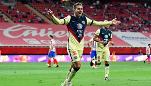 Sebastián Córdova durante un partido con América