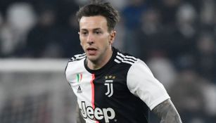 Federico Bernardeschi durante un duelo con la Juventus 