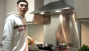 Gerardo Arteaga cocinando 